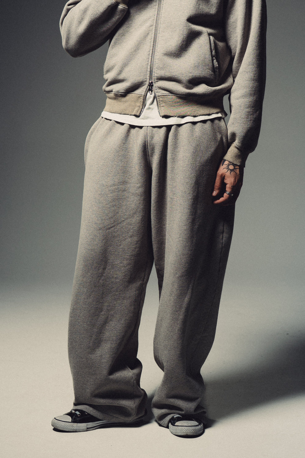 Halo Sweatpants - Heather Grey – TRINITY